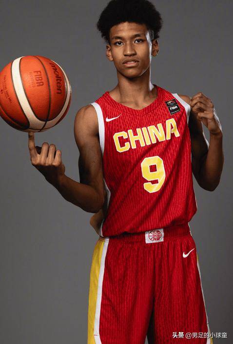 窗口期纽约尼克斯调整名单以备世预赛，外线爆发环节打磨，形势明朗，临场指挥获称赞的简单介绍