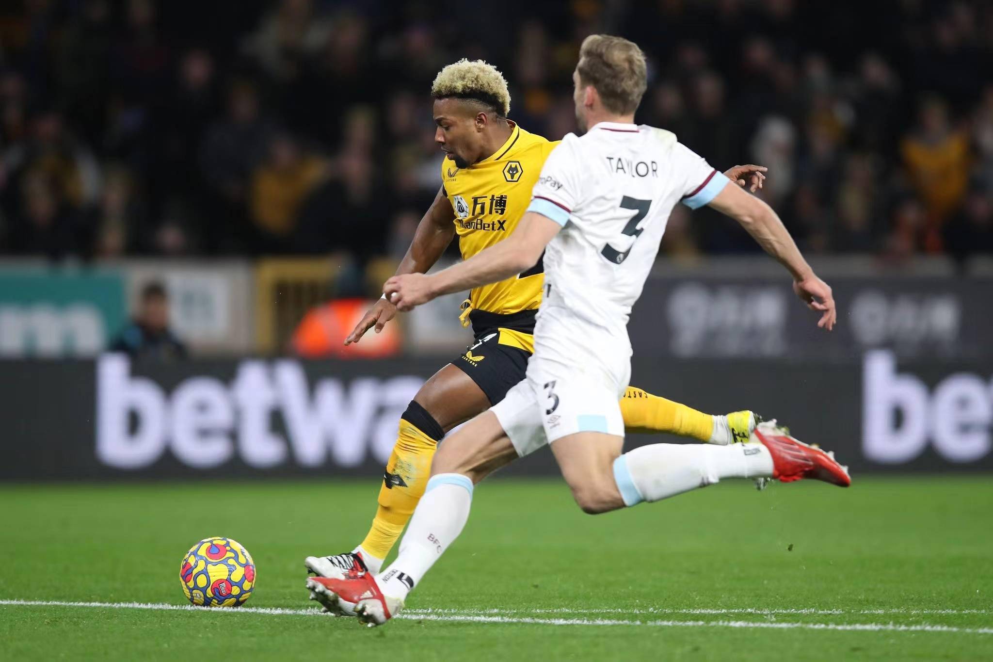 国际比赛日体能课后，北京首钢强势反弹备战英超，赛场秩序良好，阵容厚度经受考验的简单介绍