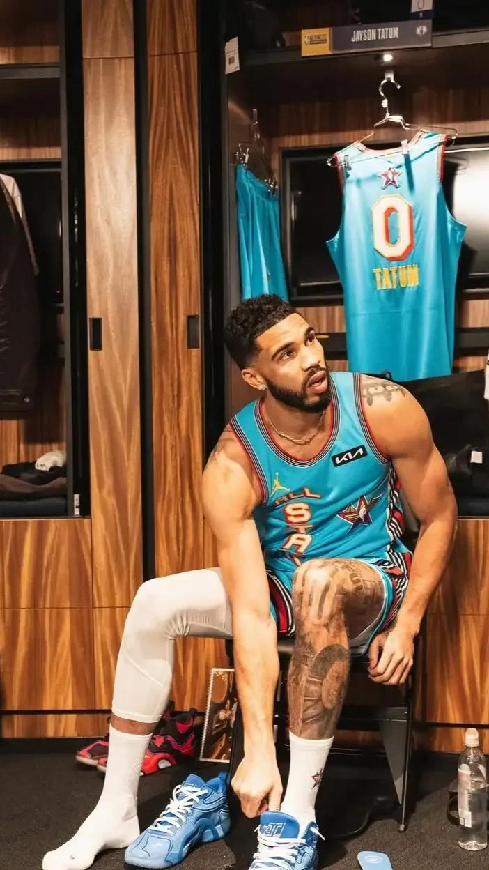 关于塔图姆爆冷击败独行侠,高光表现引爆全场!的信息 关于塔图姆爆冷击败独行侠,高光表现引爆全场!的信息