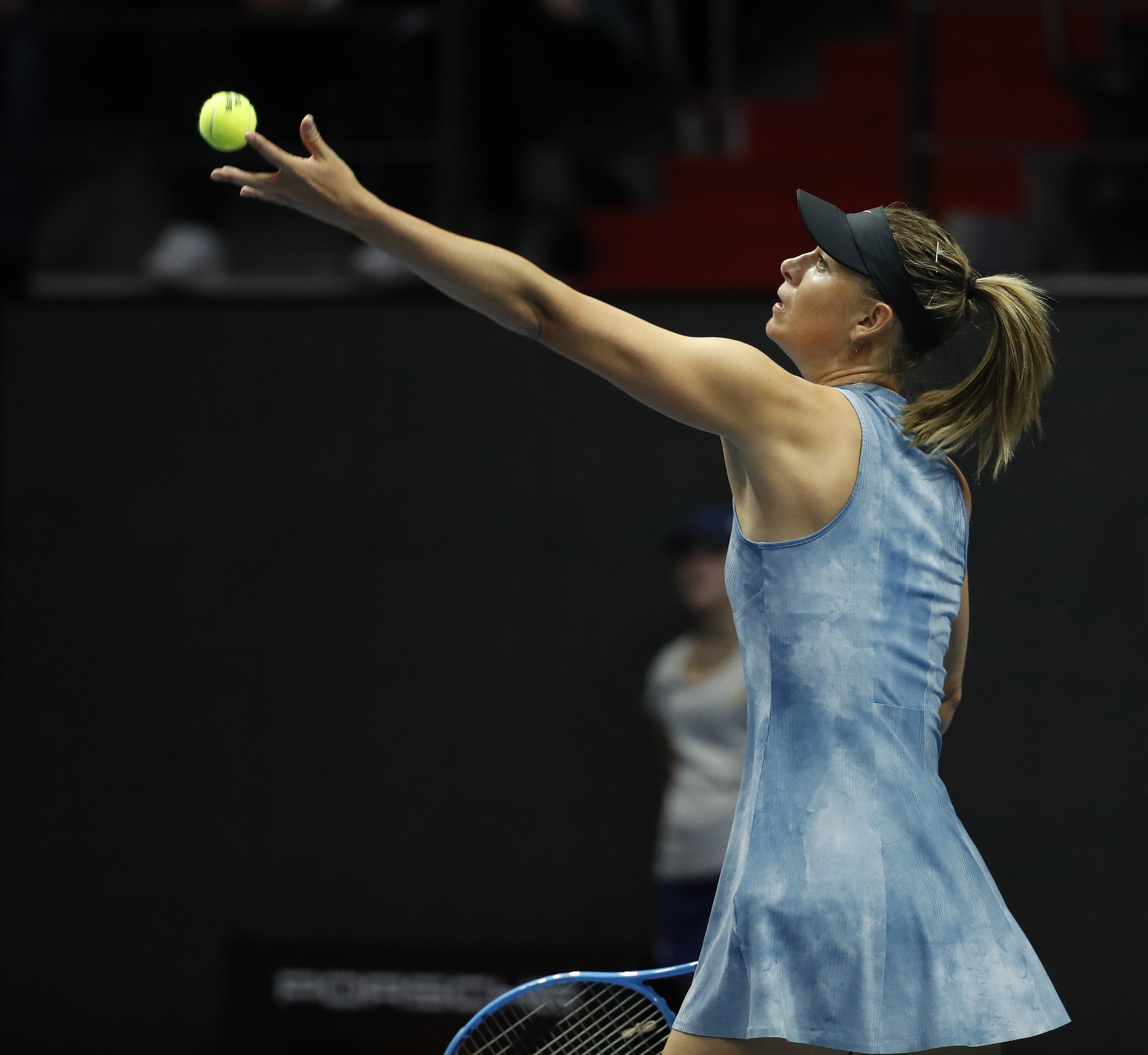 包含莎拉波娃回归赛场，败北首场状态亮眼，利物浦观众沸腾！的词条