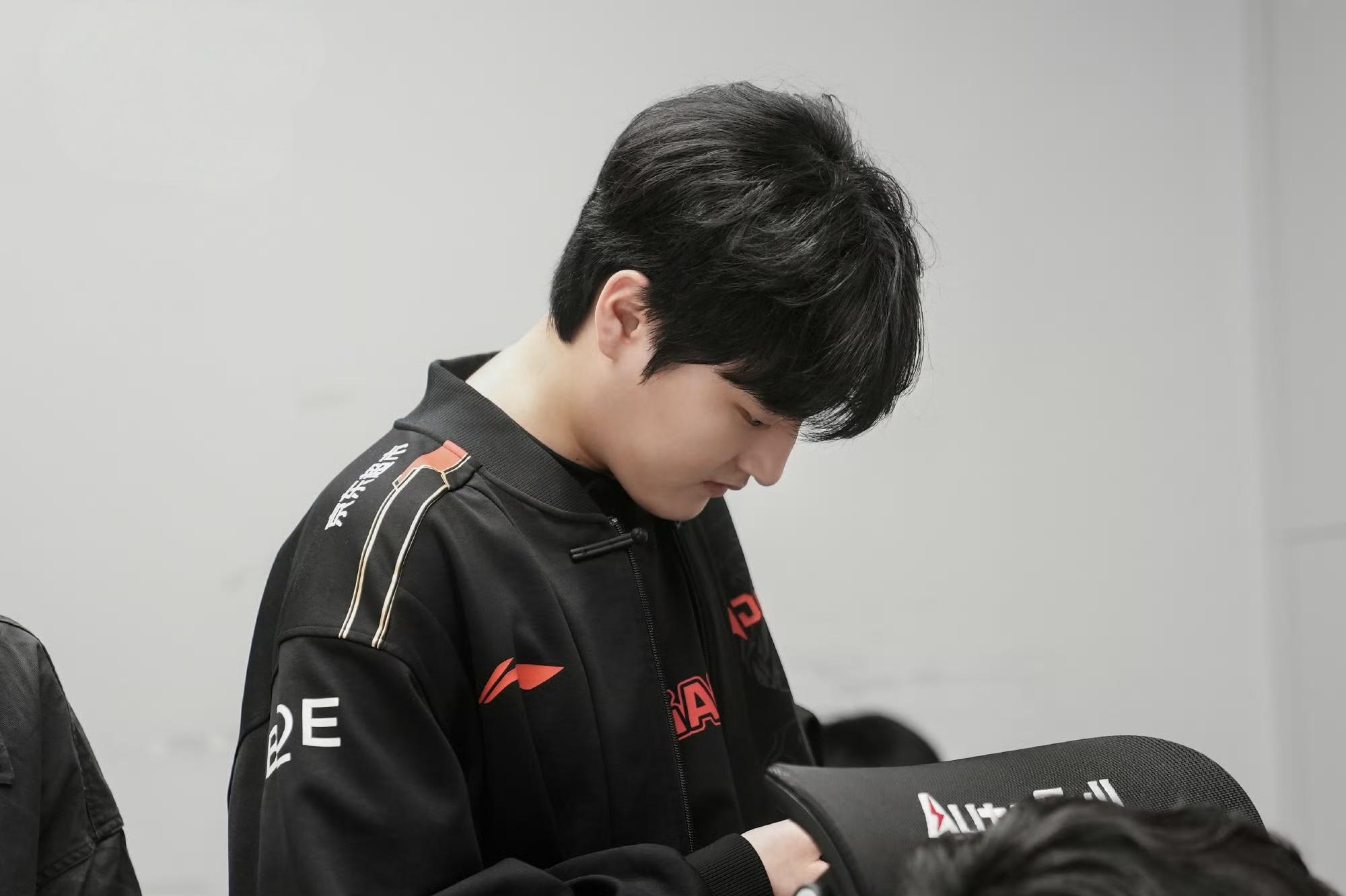 Scout连续七场比赛得分超过战术调整，TES挑战极限！的简单介绍